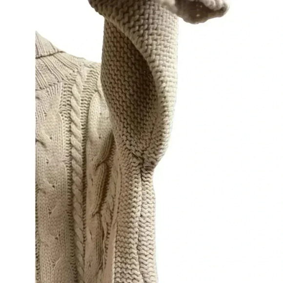 Love Tree Cable Knit Short Turtleneck Sweater in Beige‎ - Picture 5 of 9